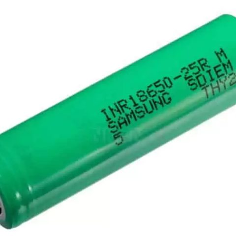 Samsung INR18650-25R 2500mAh 20A ličio jonų celė, 18650 formatas su lygiu (flat top) kontaktu, vaizdas iš šono