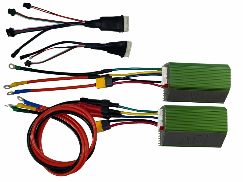Du ASI BAC855 INOKIM OXO valdikliai ir plug and play laidynas abiem varikliams